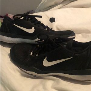 Nike flywire supportive shoes!! Great condition